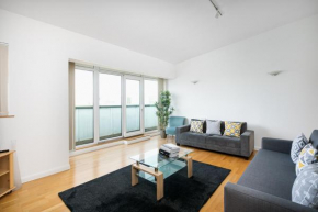 3BED PENTHOUSE NEAR LONDON CITY AIRPORT, O2 ARENA, LONDON EXCEL CENTRE with PARKING